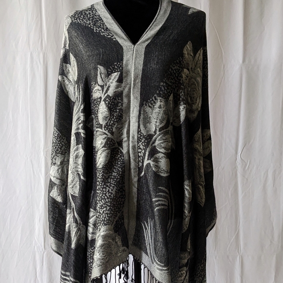 unknown Accessories - Women's Gray V Neck Scarf Pullover Shawl Wrap W/Fringe One Size